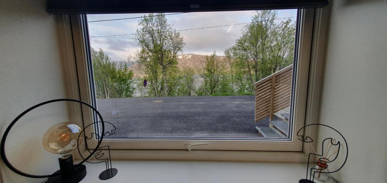 Tromsoapartment Silent Area With View I Have Warm Caravan For Rent Same Place, 4 People Apartamento Tromsø
