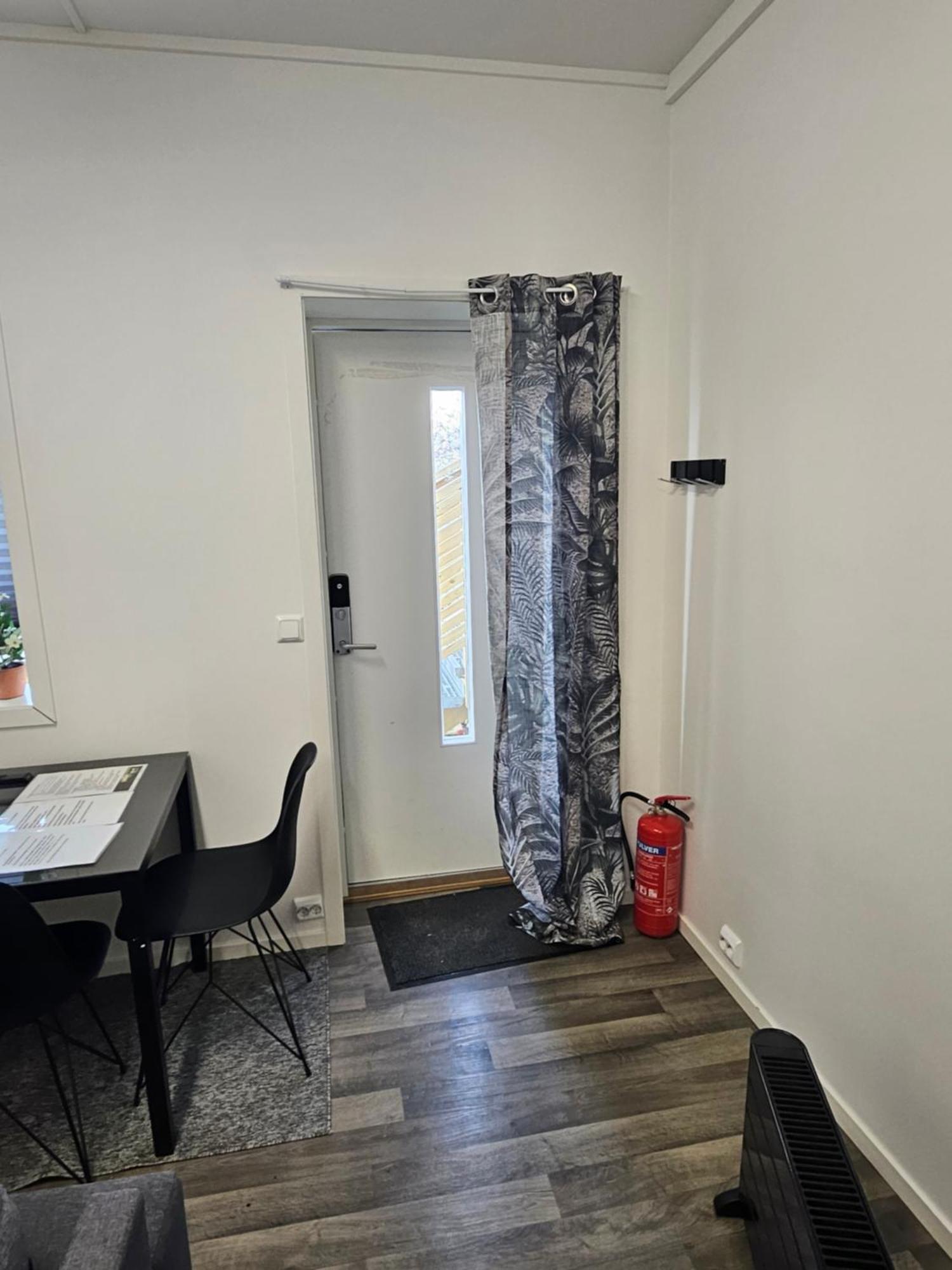 Tromsoapartment Silent Area With View I Have Warm Caravan For Rent Same Place, 4 People Apartamento Tromsø